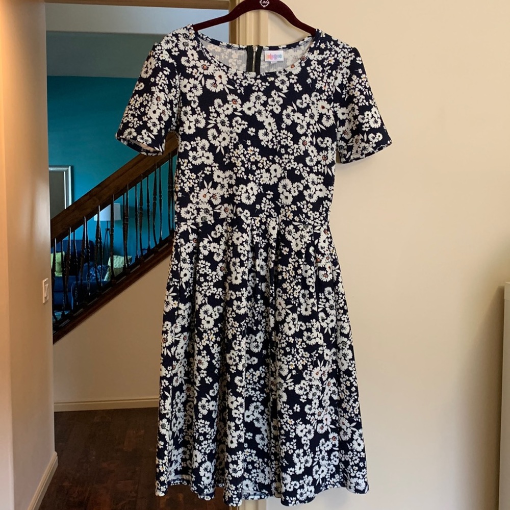 LuLaRoe - size XS - navy and white/cream floral Amelia dress EUC pockets